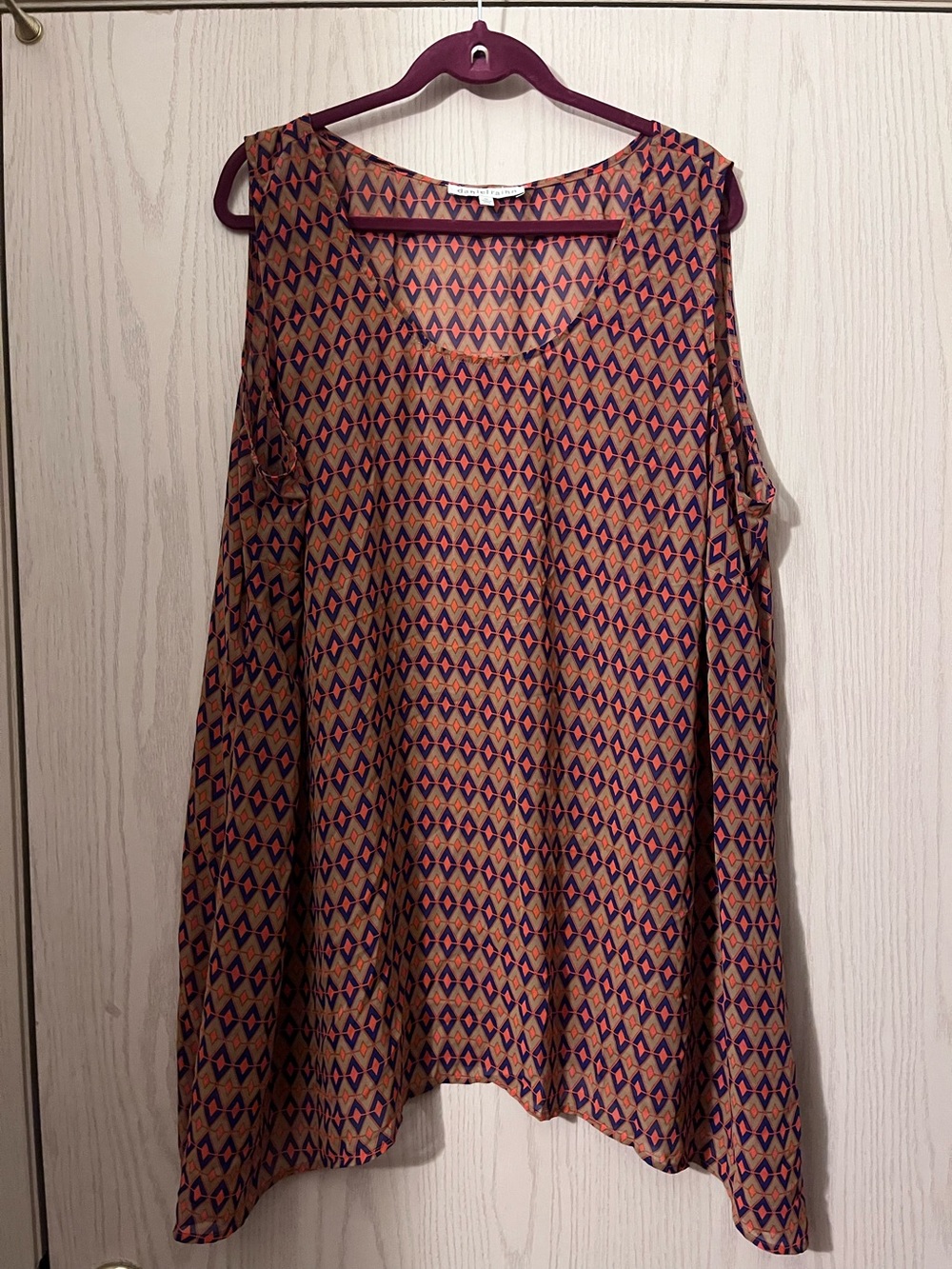 DR2 Geometric Tank Top in Rust & Navy
